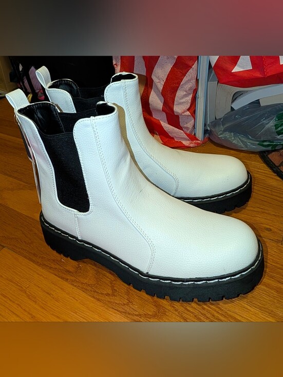 Sincerly Jules Shoes - Sincerely Jules Hippie White Leather Chelsea Platform Boots Size 8.5 NWT No Box